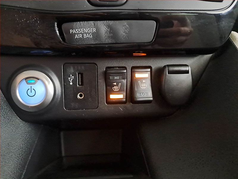 Nissan Leaf (2018) 40 kWh, SoH 80%, Automat - fotka 20 z 21