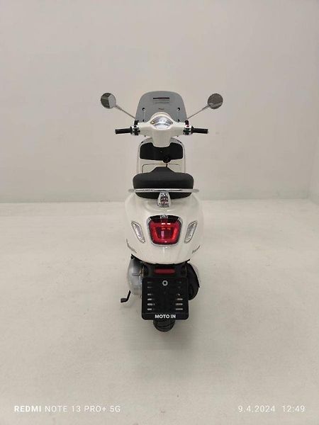 Vespa Primavera 125 3V ABS (2025) E5+ Bianco Innocente - fotka 4 z 9