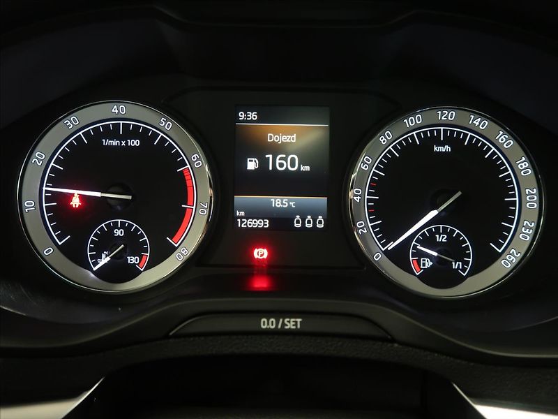 Škoda Karoq 1,5 TSI STYLE 1. majitel TOP - fotka 25 z 40