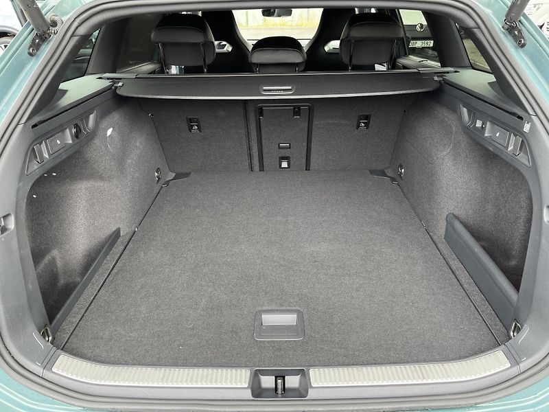 Volkswagen Passat R-Line 2,0 TDI 110 kW  DSG - fotka 25 z 27