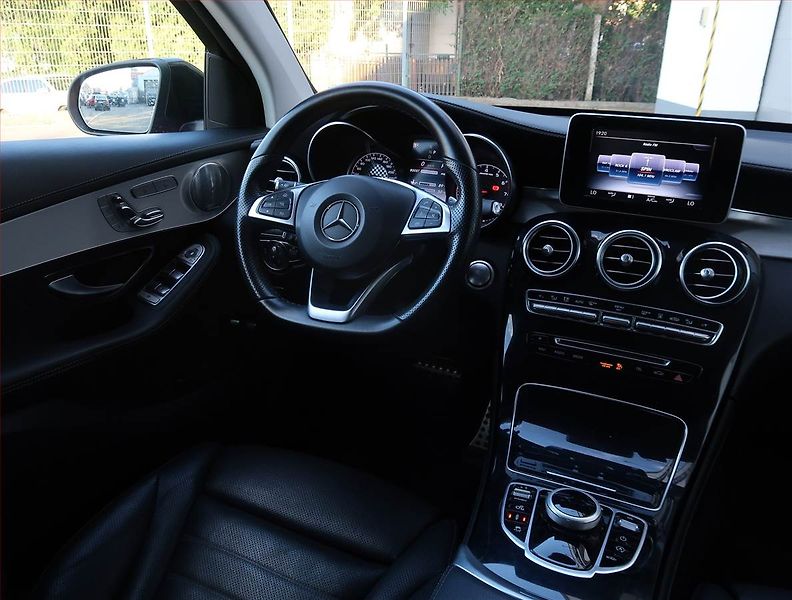 Mercedes-Benz GLC (2017) 43 AMG - fotka 7 z 23