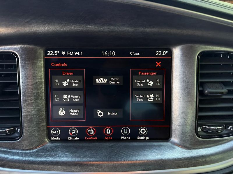 Dodge Charger (2022) + DAYTONA + HEMI +  - fotka 18 z 21