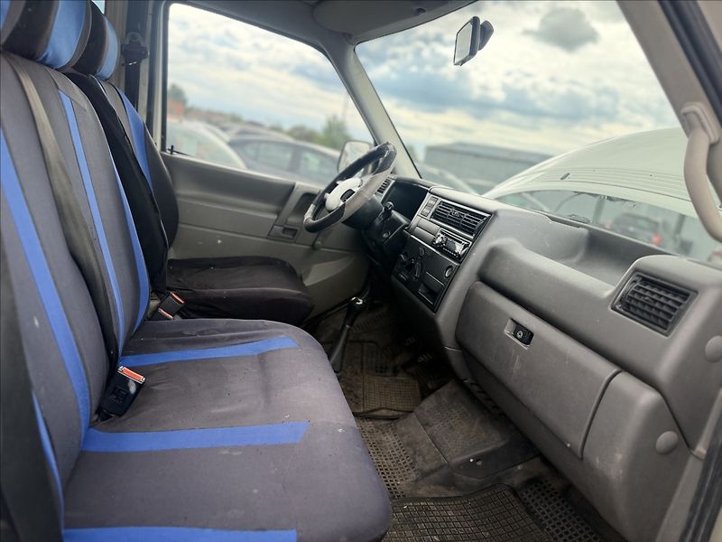 Volkswagen Transporter 2,5 TDI 9MÍST - fotka 11 z 12