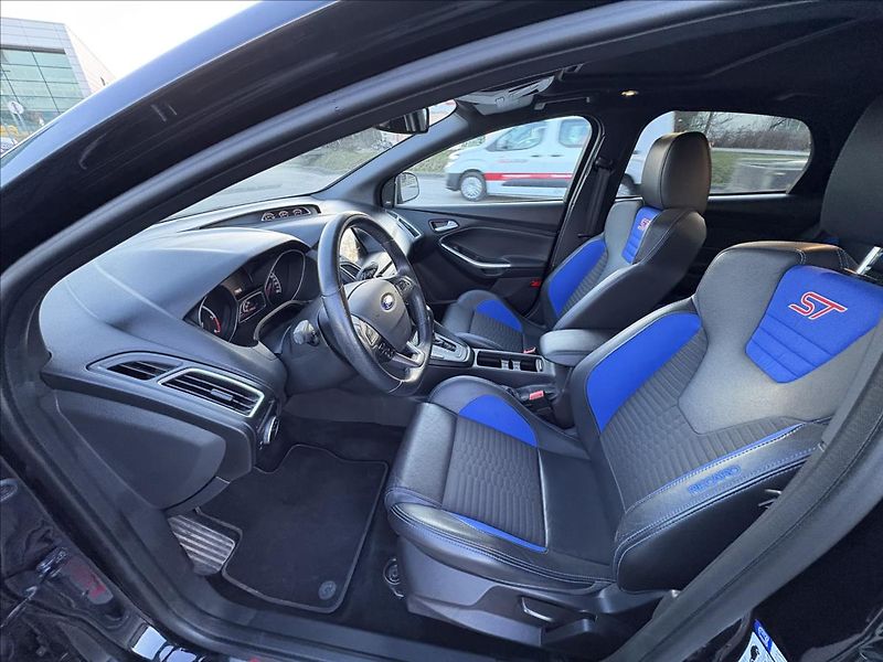 Ford Focus 2,0 TDCi ST 136kW Xen,Šíbr,Nav - fotka 3 z 46