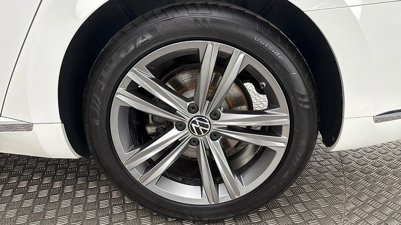 Volkswagen Arteon 2.0 TSI DSG R-Line Shooting Br - fotka 19 z 31