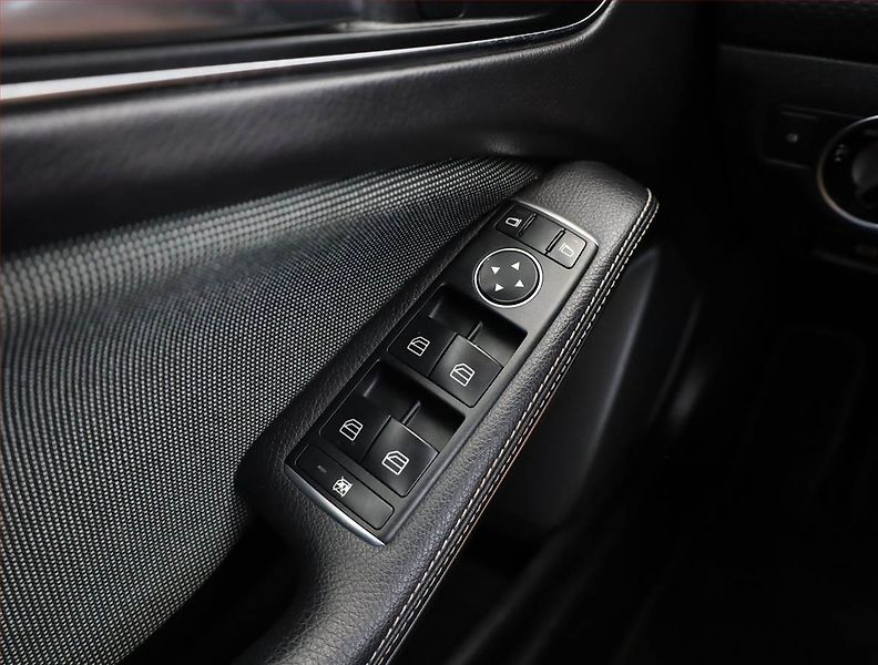 Mercedes-Benz Třídy A (2017) Style A 180 d, Kůže, Navi - fotka 17 z 20