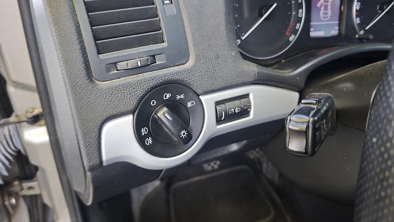 Škoda Octavia (2007) 1,6 benzín kombi - fotka 27 z 36