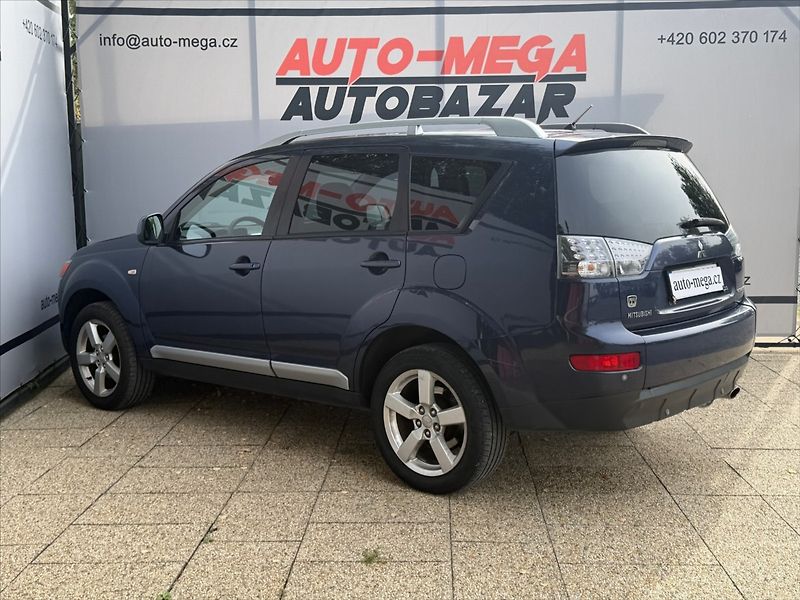 Mitsubishi Outlander 2,4 MIVEC 125kW-LPG-4x4-SERVIS - fotka 8 z 33