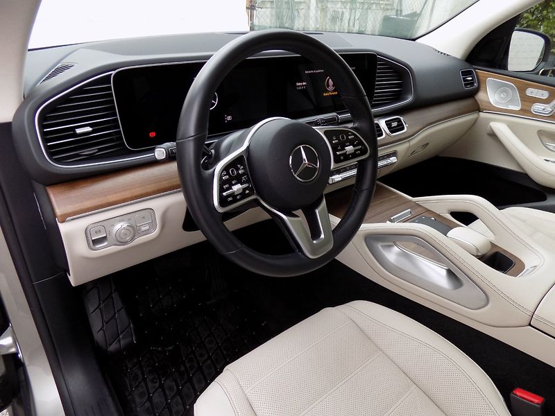 Mercedes-Benz GLE (2022) 400d/AMG-Line/4-M/Full-Led/ - fotka 15 z 47