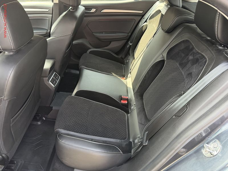 Renault Mégane (2018) 1.6 SCe, ČR, navi, autoAC - fotka 10 z 17