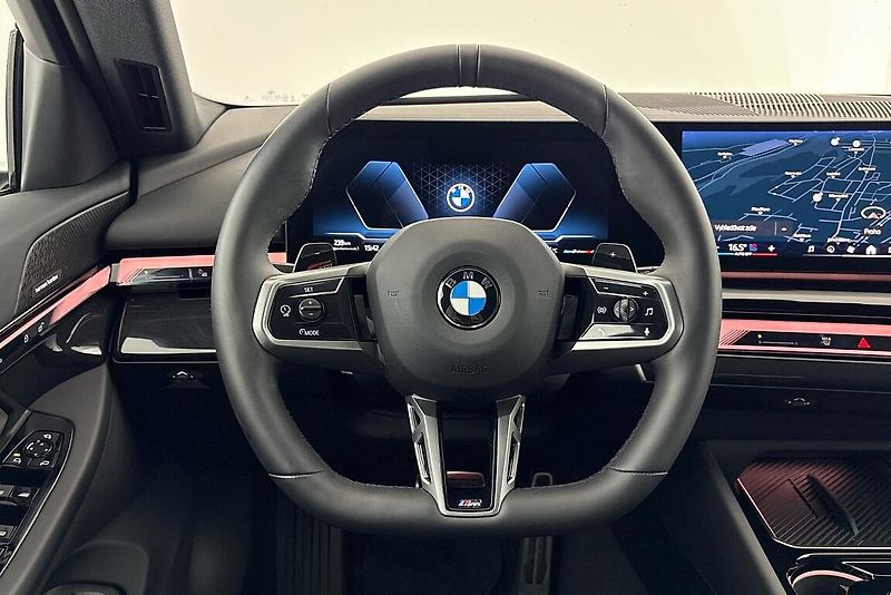 BMW Řada 5 řady 5 | 520d xDrive - fotka 19 z 24