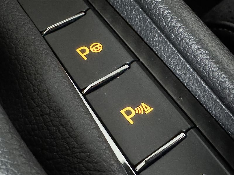 Škoda Superb 2,0 TDi  Sportline LED Virtual - fotka 42 z 48