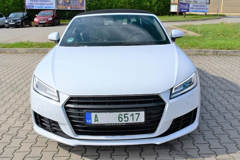 Audi TT 1.8TFSI S-Line Cabrio,B&O - fotka 6 z 50