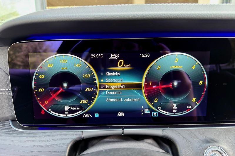 Mercedes-Benz Třídy E (2020) E 220d 4Matic AMG Line - fotka 66 z 112