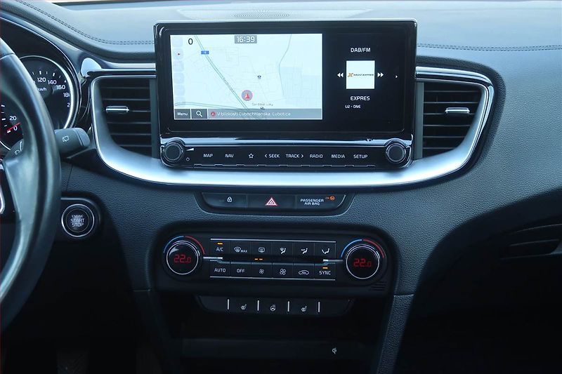 Kia XCeed (2023) Gold 1.5 T-GDI, Serv.kniha - fotka 12 z 25
