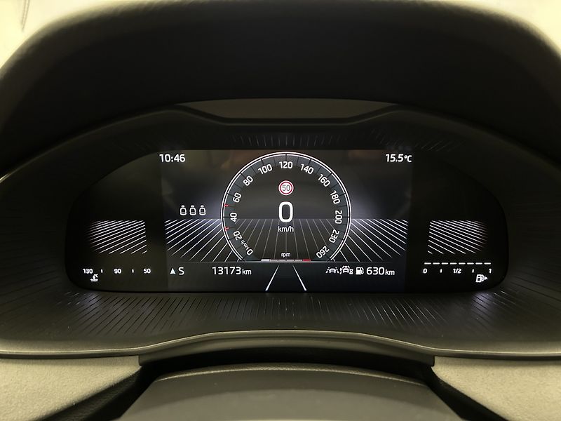 Škoda Scala 1.0 TSI Selection - fotka 12 z 25