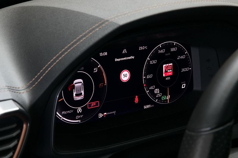 Cupra Formentor 2.0TDI 110kW DSG 4x4 Pano Tažn - fotka 31 z 36
