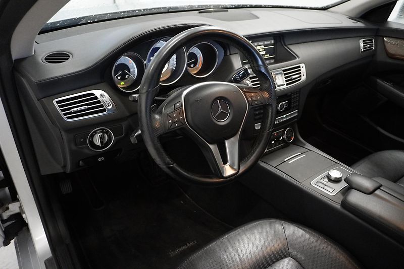 Mercedes-Benz CLS 350 CDI 225 kW - fotka 12 z 26