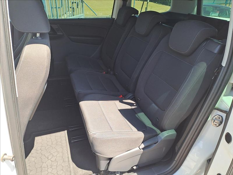 Seat Alhambra 2,0 TDI - fotka 6 z 17