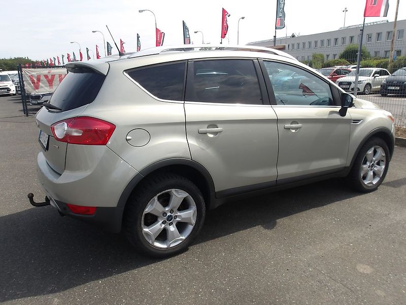 Ford Kuga 2,0TDCi 100 kW ! TITANIUM ! - fotka 8 z 29