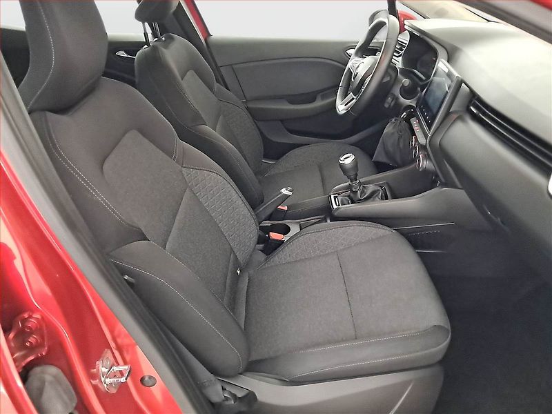 Renault Clio (2022) Zen 1.0 TCe, ČR,1.maj - fotka 9 z 16