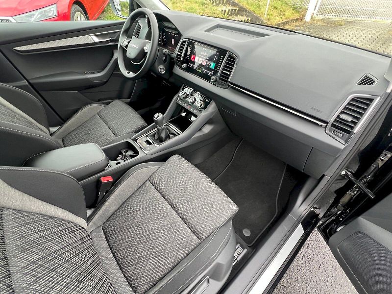 Škoda Karoq (2025) Top Selection 1.5TSi 110kW 6°m - fotka 21 z 31