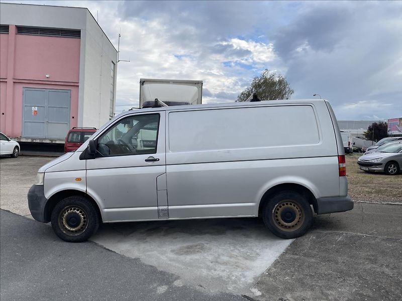 Volkswagen Transporter T5*1,9 TDI*3 místný*tažné*zahr - fotka 8 z 24