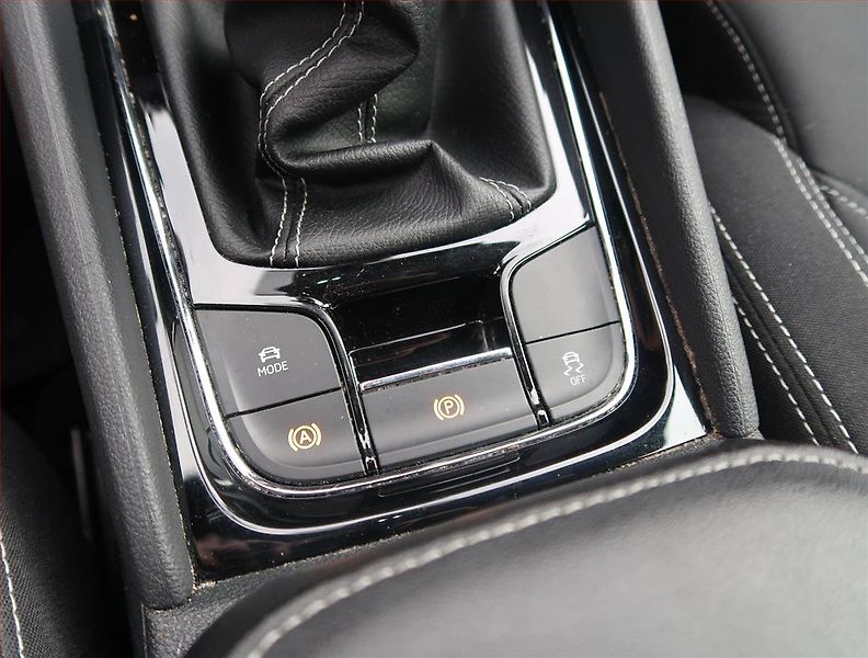 Škoda Karoq (2022) Sportline 2.0 TDI - fotka 19 z 20