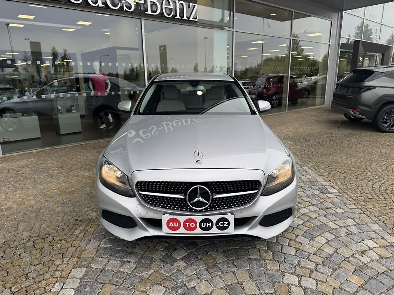 Mercedes-Benz Třídy C C 180 - fotka 3 z 23