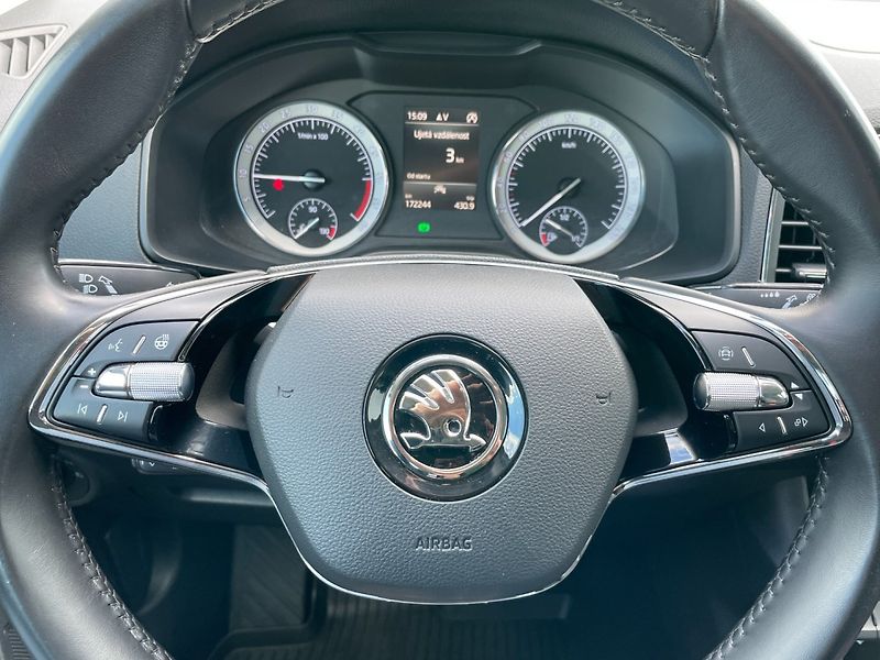 Škoda Karoq (2022) 2.0TDi Style+! Tažné! ČR+1.maj - fotka 25 z 39