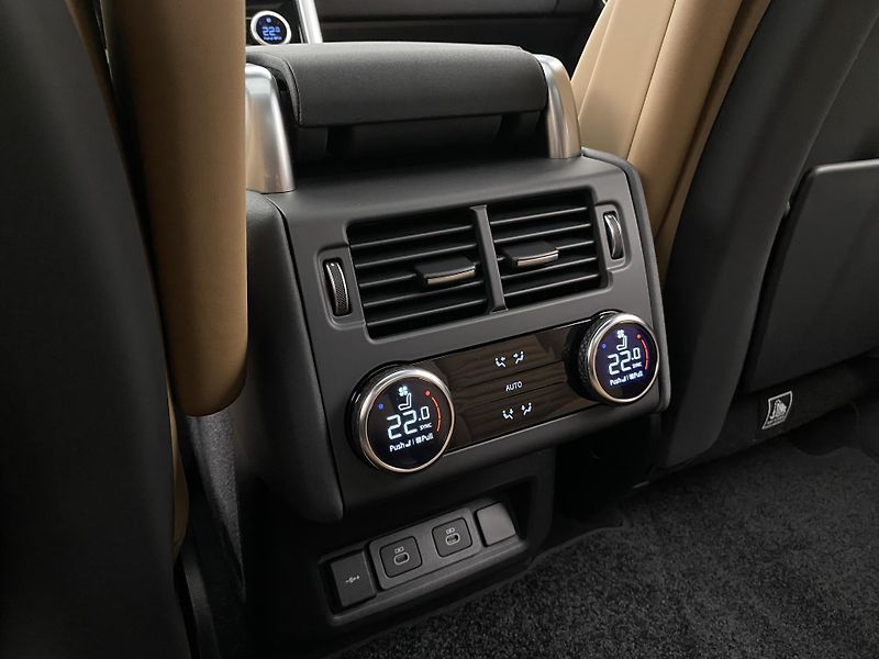 Land Rover Discovery D350 DYNAMIC HSE AWD AUT - fotka 65 z 67