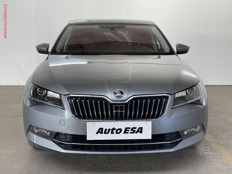 Škoda Superb (2015) 1.4 TSi, Xenon, panor - fotka 2 z 15