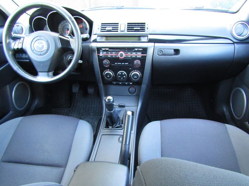 Mazda 3 (2009) 1.6 16V 77kW  CZ PŮVOD - fotka 15 z 35