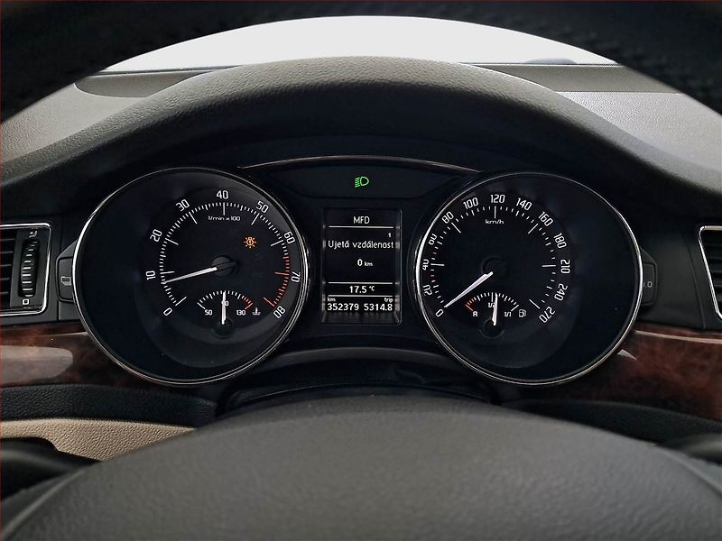 Škoda Superb (2008) Elegance 1.8 TSI, po STK - fotka 11 z 17
