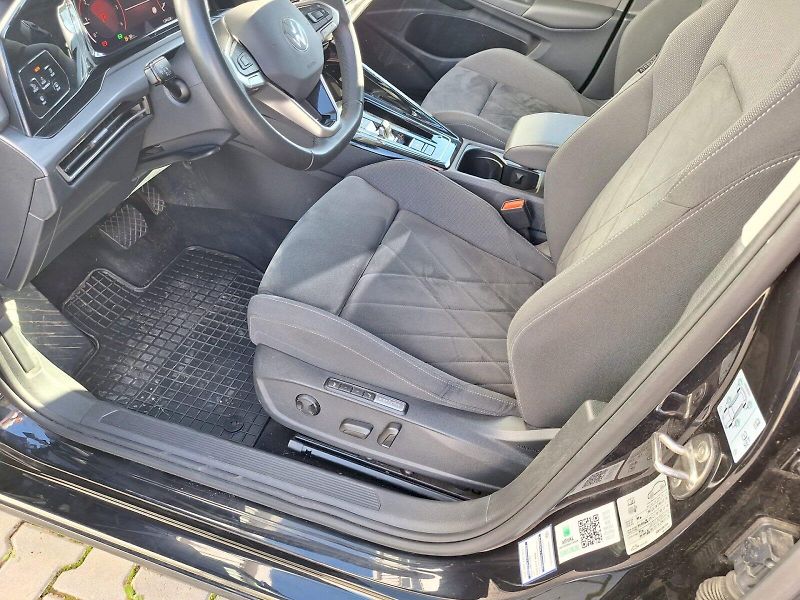 Volkswagen Golf (2023) Variant VIII / 2.0 TDI / 110 k - fotka 19 z 33