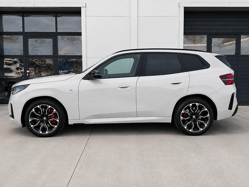 BMW X3 M50 xDrive - fotka 3 z 31