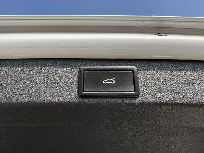 Škoda Superb 2.0 TDI 4x4 DSG / 140 kW Style - fotka 25 z 26