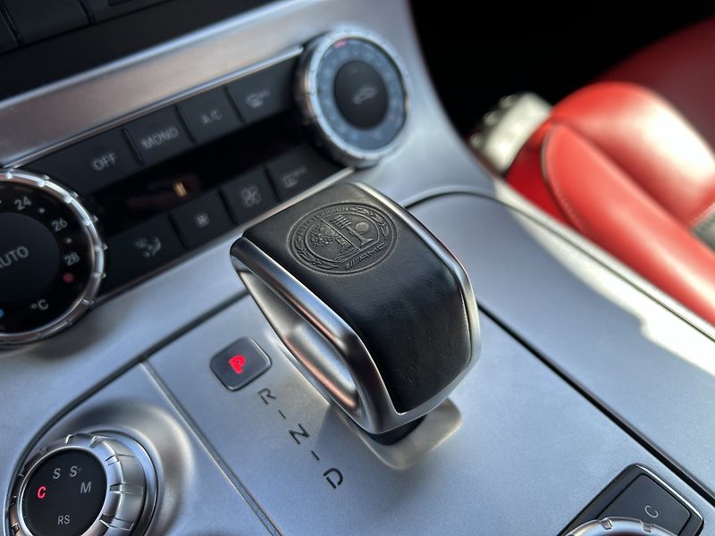 Mercedes-Benz SLS AMG 6.3 V8 Roadster - fotka 26 z 35