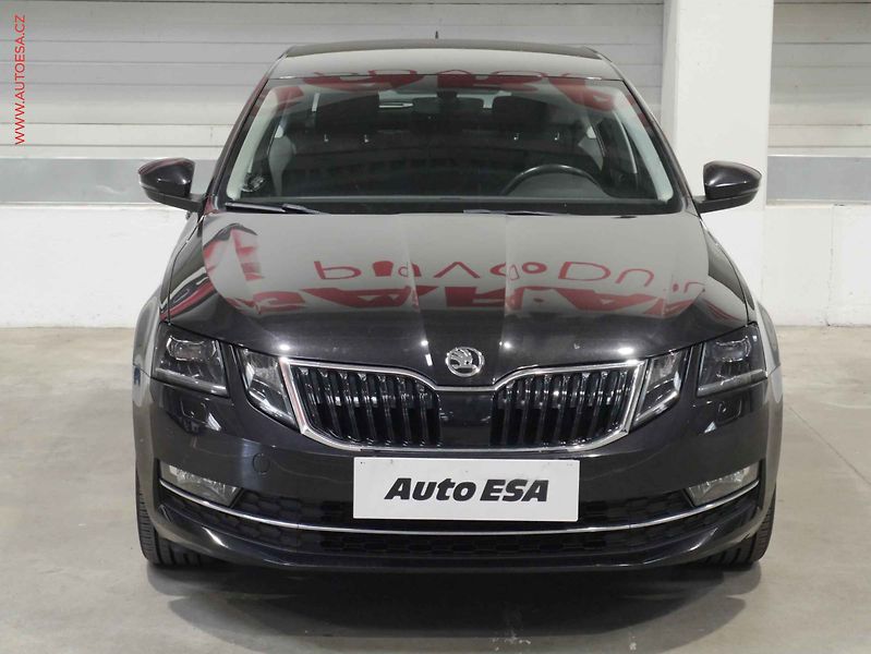 Škoda Octavia (2019) 2.0TDi, 1.maj,ČR, Style - fotka 2 z 23