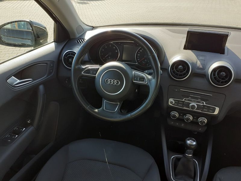 Audi A1 (2017) 1.0 12V TFSi Sportback - fotka 8 z 36