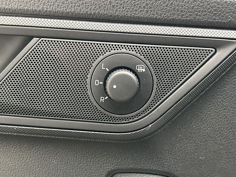 Škoda Fabia 1.0 TSI  Ambition   Plus - fotka 18 z 29