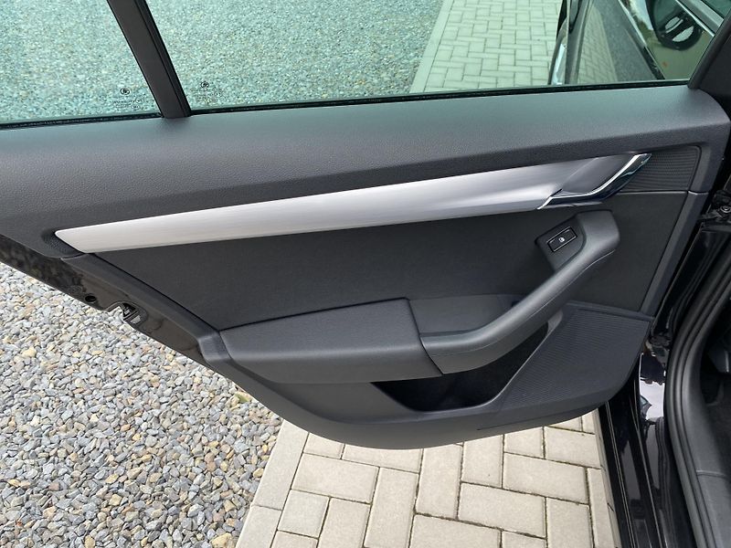 Škoda Octavia 1.4 TSI 110kW - 1xMAJ. - NAVI - fotka 32 z 45