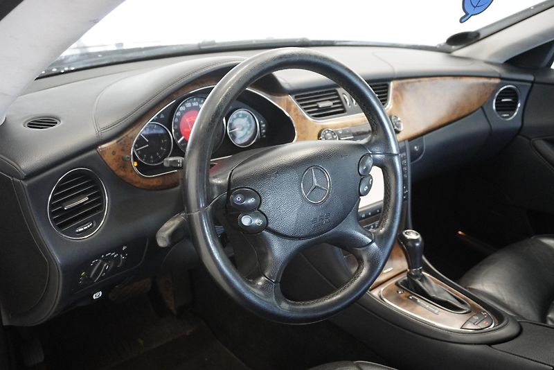 Mercedes-Benz CLS (2005) CLS350 3,5I AUTOMAT - fotka 14 z 31