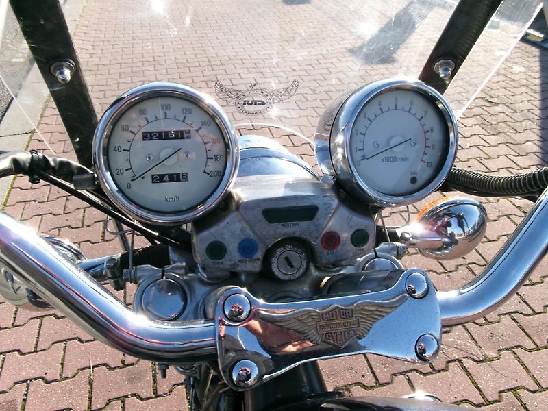 Yamaha XV 750 Virago (1993) - fotka 9 z 22