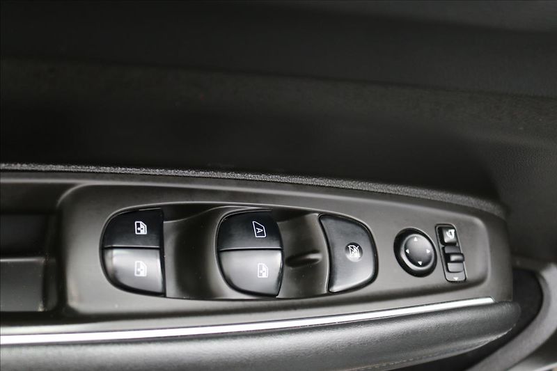 Renault Koleos 2,0 4WD, INITIALE, ČR1.maj,DPH - fotka 13 z 63