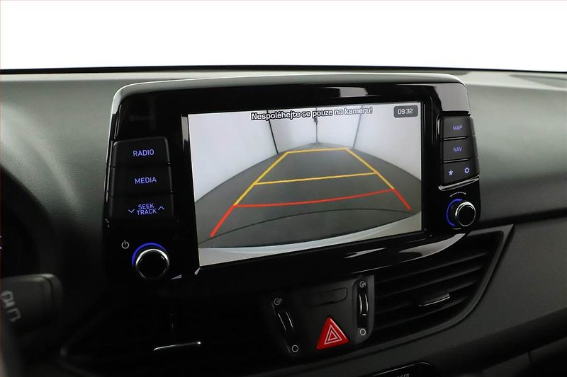 Hyundai i30 (2020) 1.6 CRDi, Automat, Navi - fotka 16 z 20