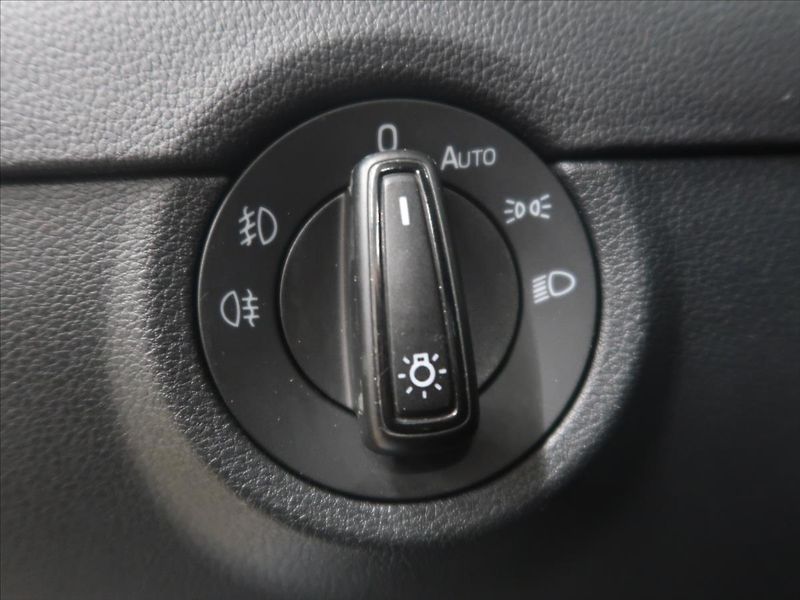 Škoda Octavia 2,0 TDI 135KW DSG SCOUT TOP! - fotka 17 z 39