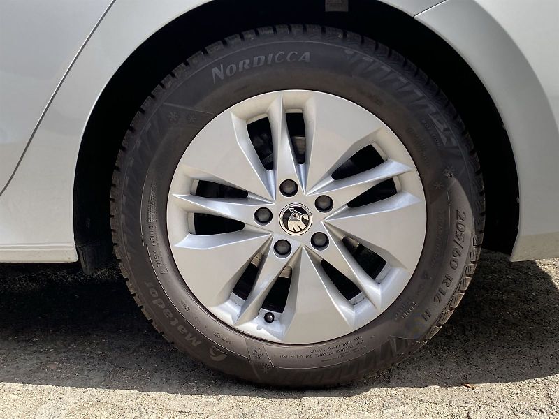 Škoda Octavia (2024) Combi 2.0 TDI Ambition - fotka 27 z 31