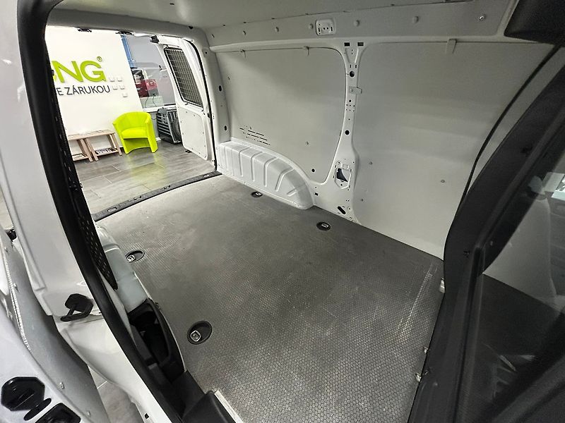 Volkswagen Caddy (2018) 1.4TGI Maxi Skříň | Záruka - fotka 11 z 57