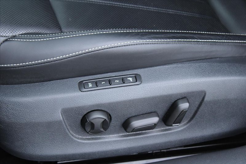 Škoda Superb 2.0 TDI 140kW L&K 4X4 TAŽNÉ - fotka 14 z 31